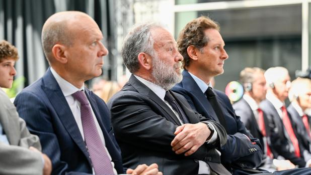 贝洛尼, 董事会名单, 正式选举新