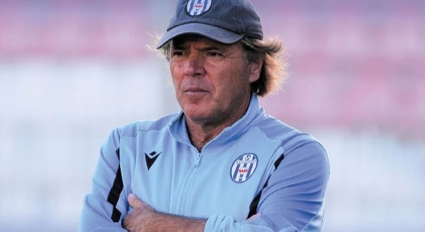 霍伊伦是一 霍伊伦是一